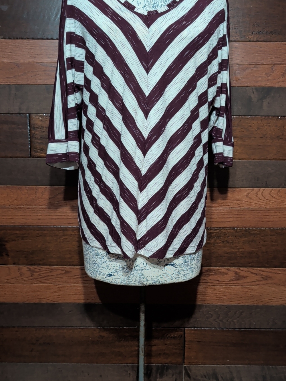 Apt. 9 Chevron V-Neck Tunic in Ivory & Burgundy - Picture 3 of 10
